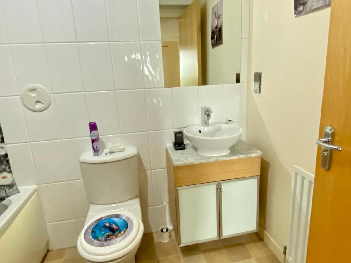 Lovely Double Room With Private Bathroom And Double Room With Shared Toilet & Parking Free Edimburgo Exterior foto