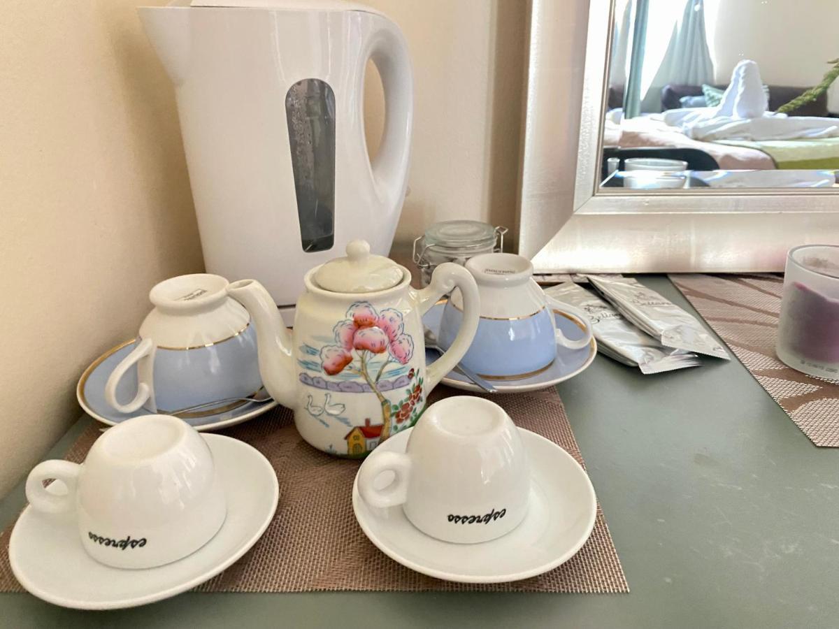 Lovely Double Room With Private Bathroom And Double Room With Shared Toilet & Parking Free Edimburgo Exterior foto
