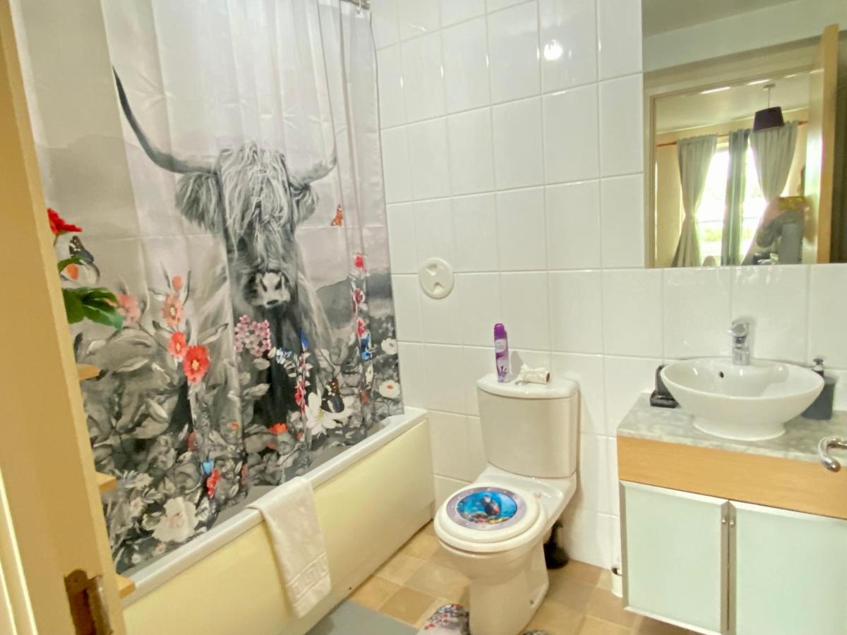 Lovely Double Room With Private Bathroom And Double Room With Shared Toilet & Parking Free Edimburgo Exterior foto