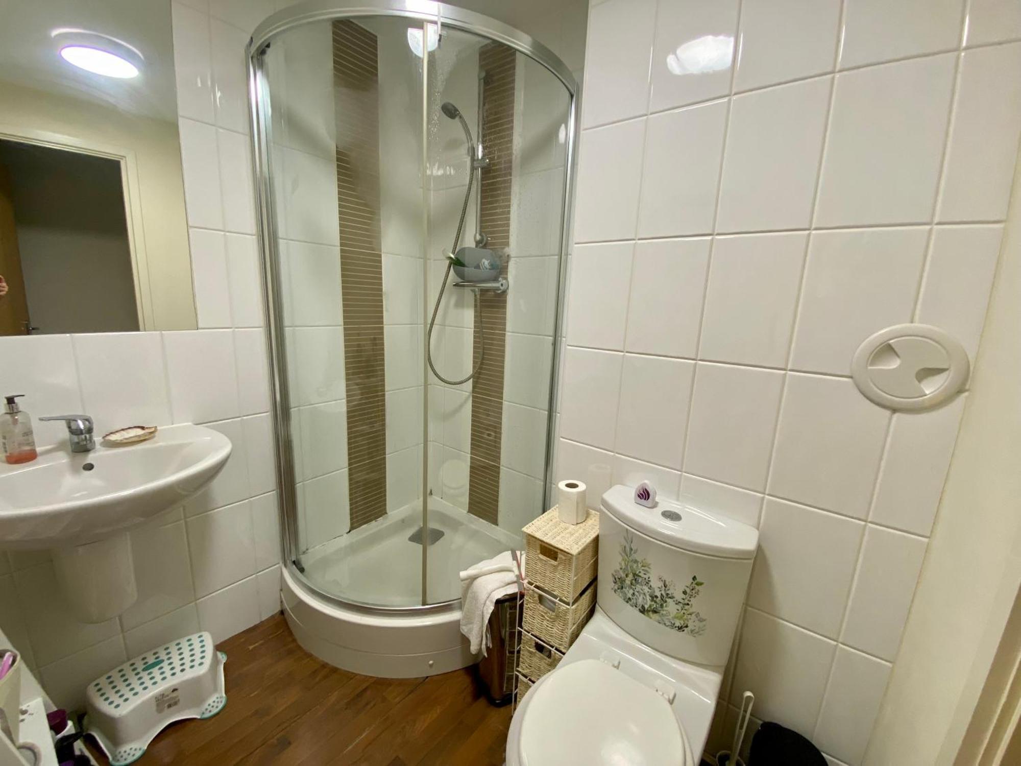 Lovely Double Room With Private Bathroom And Double Room With Shared Toilet & Parking Free Edimburgo Exterior foto